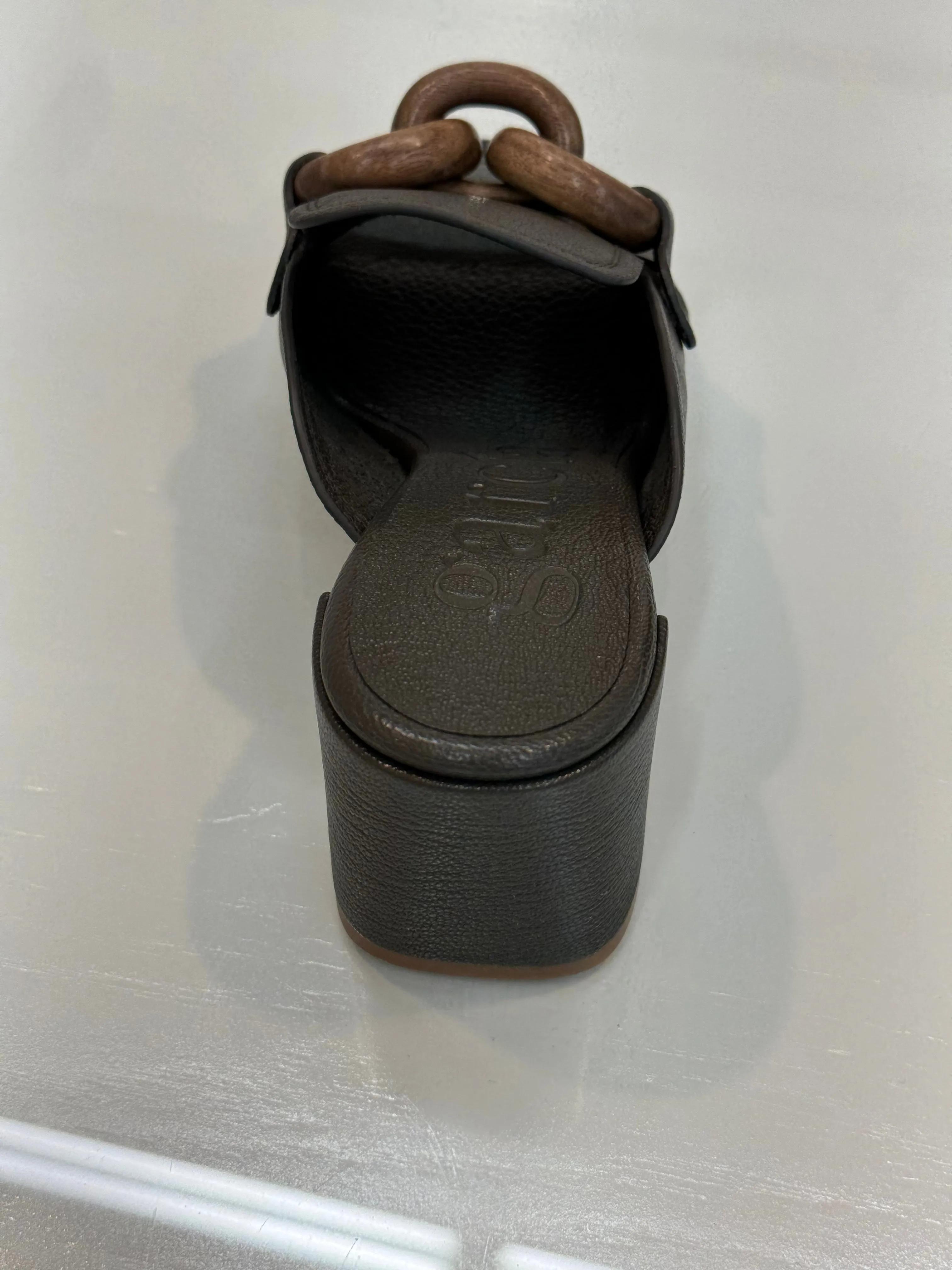 Pedro Garcia - Umita Heel in Silt